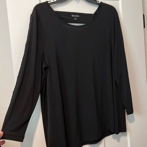 Elegant black top- soft - New directions size L